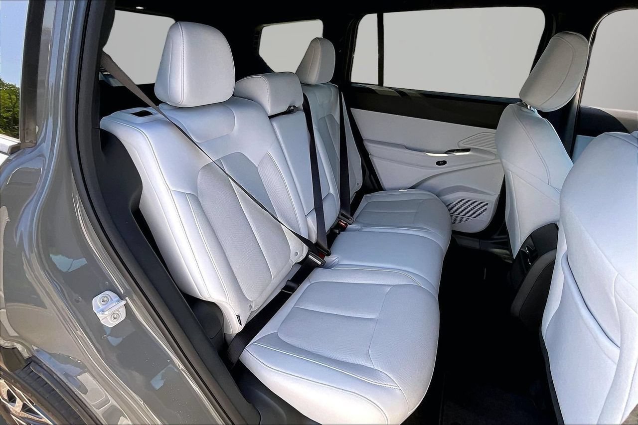 New 2026 Jeep Cherokee Laredo AWD/4WD image 17