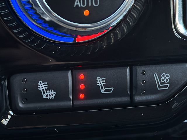 Used 2021 GMC Yukon Denali w/ Denali Premium Package AWD/4WD image 31