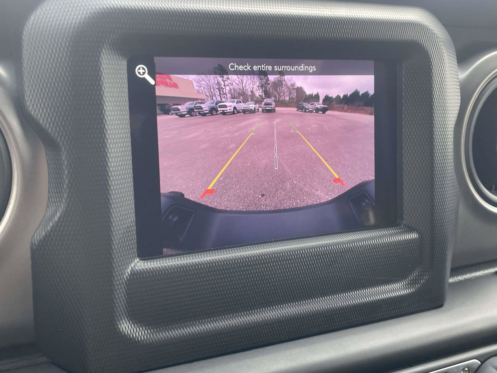 Used 2023 Jeep Gladiator Sport image 10