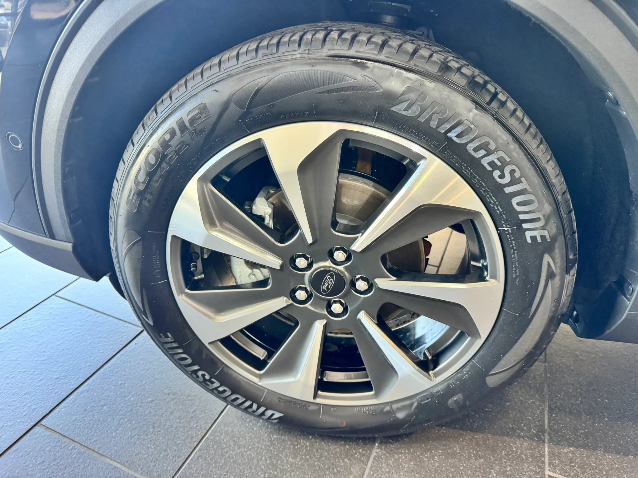 Used 2023 Ford Escape Platinum w/ Premium Technology Package AWD/4WD image 55