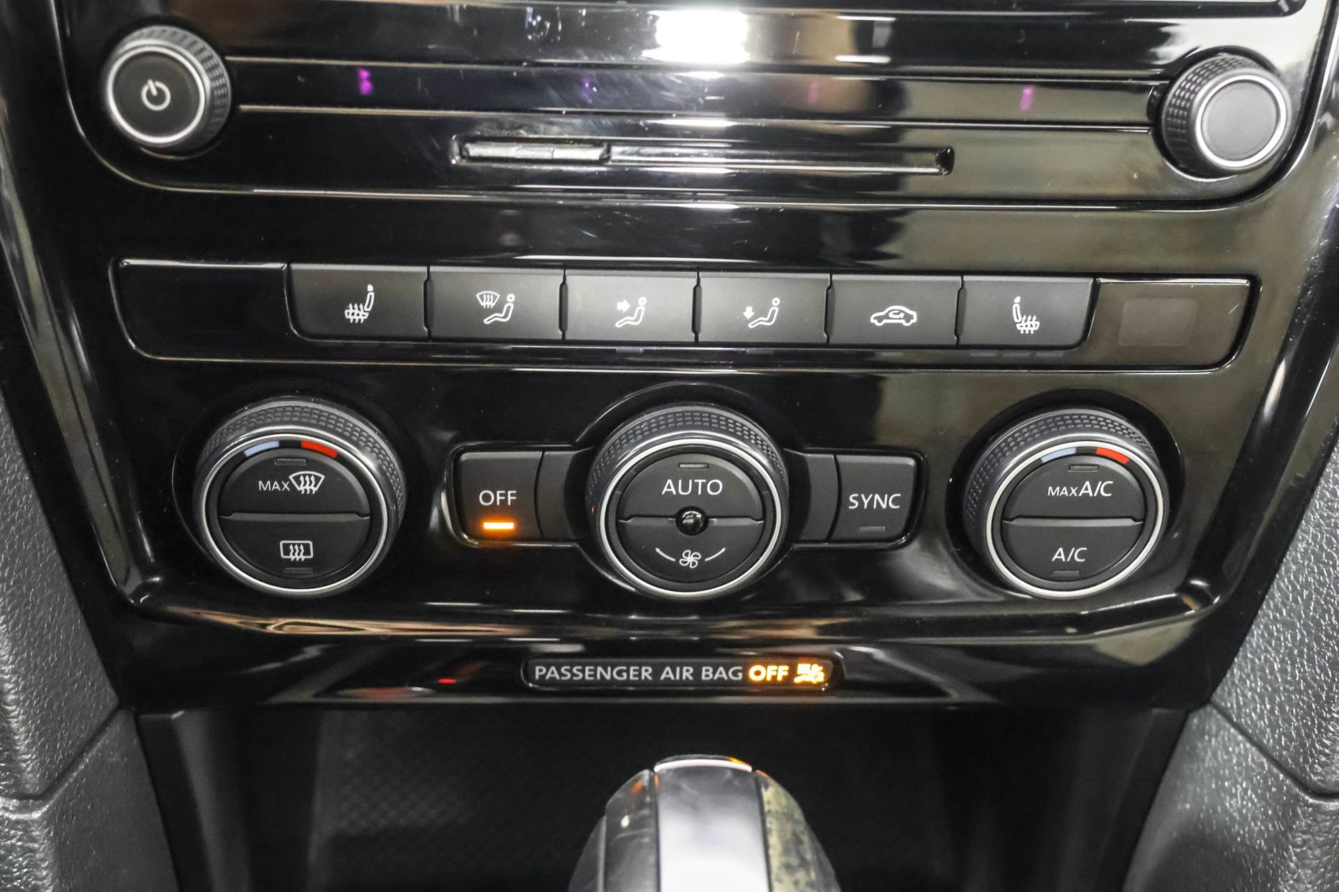 Used 2022 Volkswagen Passat 2.0T R-Line image 29