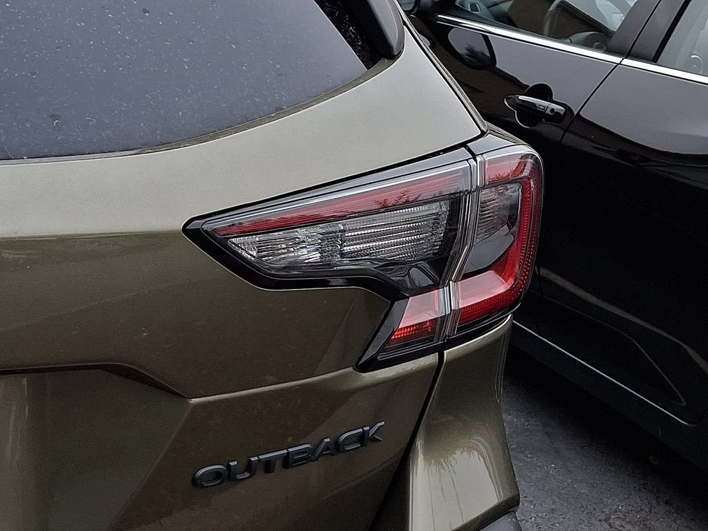 Used 2025 Subaru Outback Onyx Edition AWD/4WD image 8