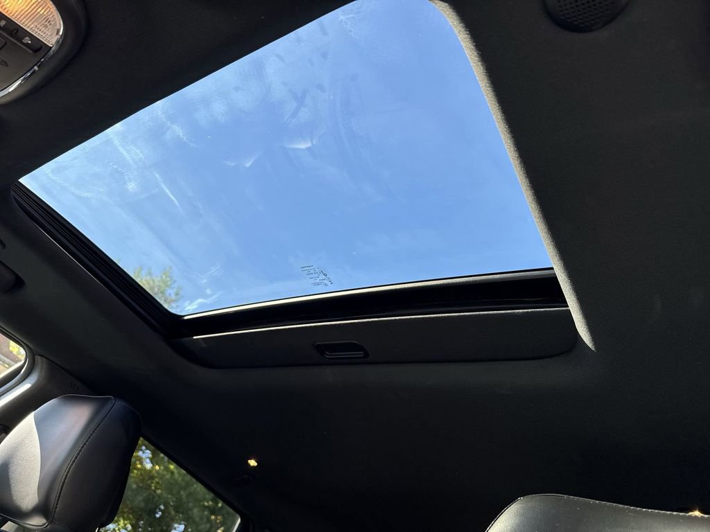 Used 2022 Jeep Grand Cherokee Laredo X image 22