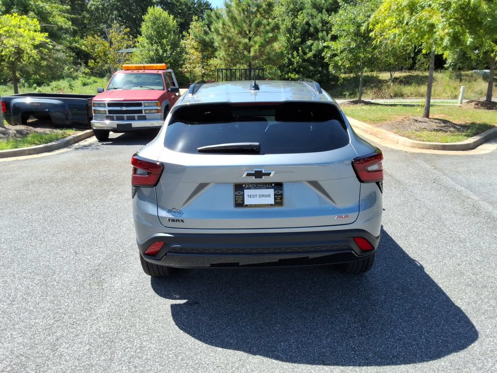 New 2026 Chevrolet Trax RS w/ Sunroof Package FWD image 6