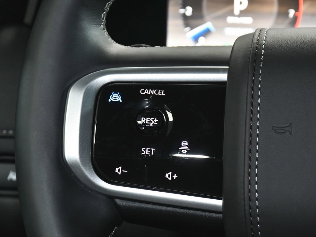 Used 2025 Nissan Armada Platinum Reserve AWD/4WD image 38