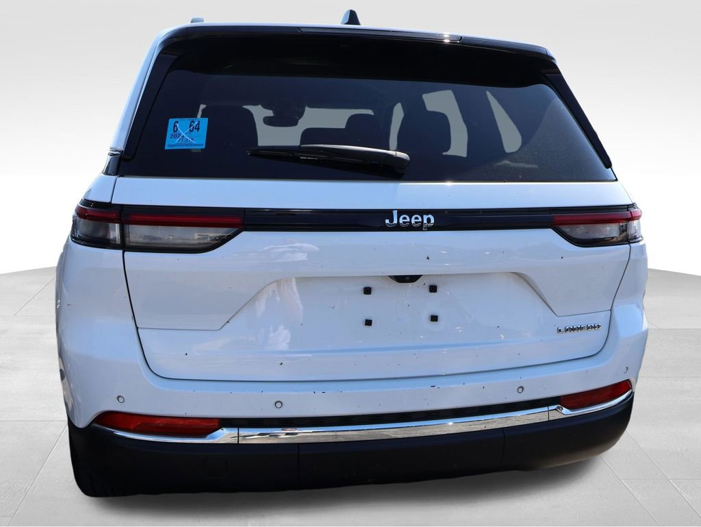 Used 2024 Jeep Grand Cherokee Laredo image 7