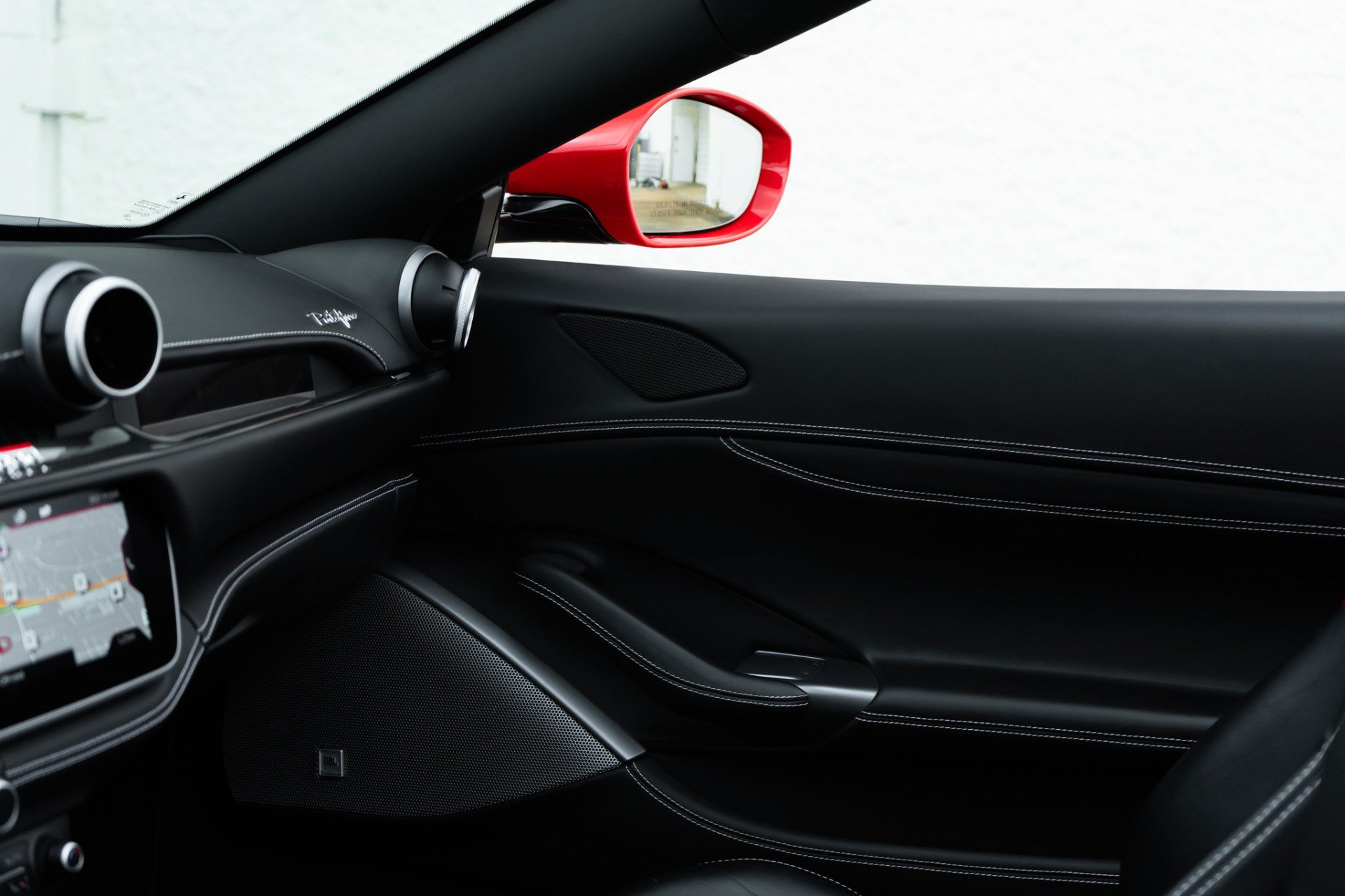 Used 2019 Ferrari Portofino RWD image 38