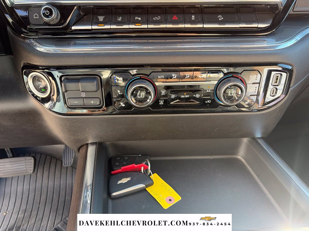 Used 2025 Chevrolet Silverado 3500 High Country w/ High Country Premium Package AWD/4WD image 15