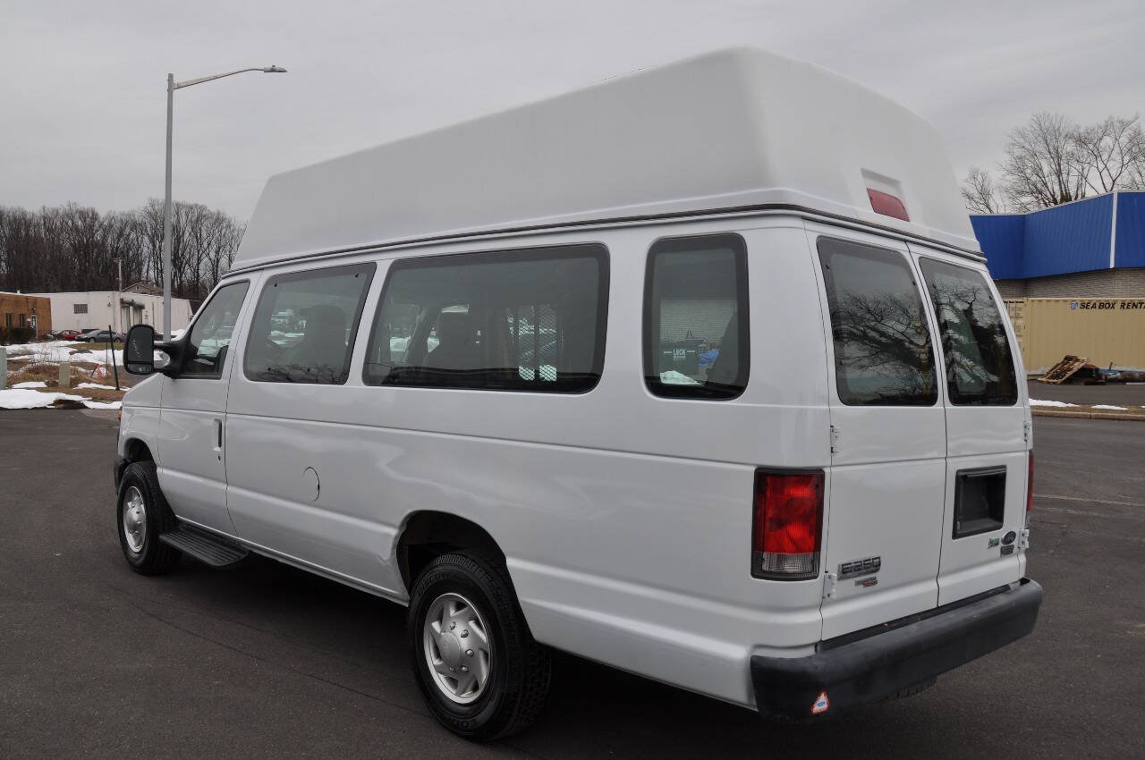 Used 2014 Ford E-250 and Econoline 250 Extended w/ Power Group RWD image 13