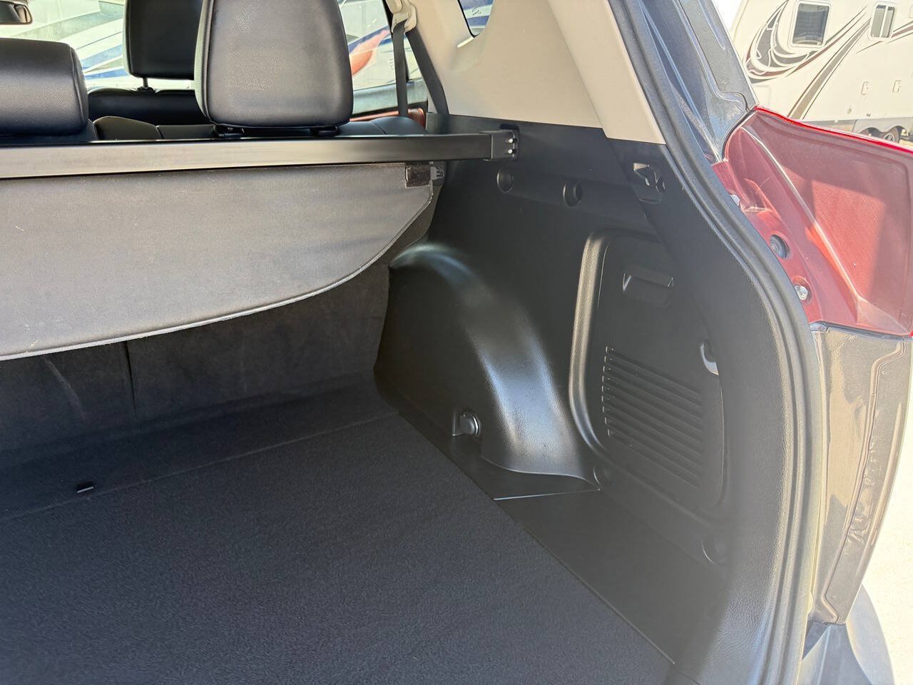 Used 2014 Toyota RAV4 Limited w/ Technology Package FWD image 28