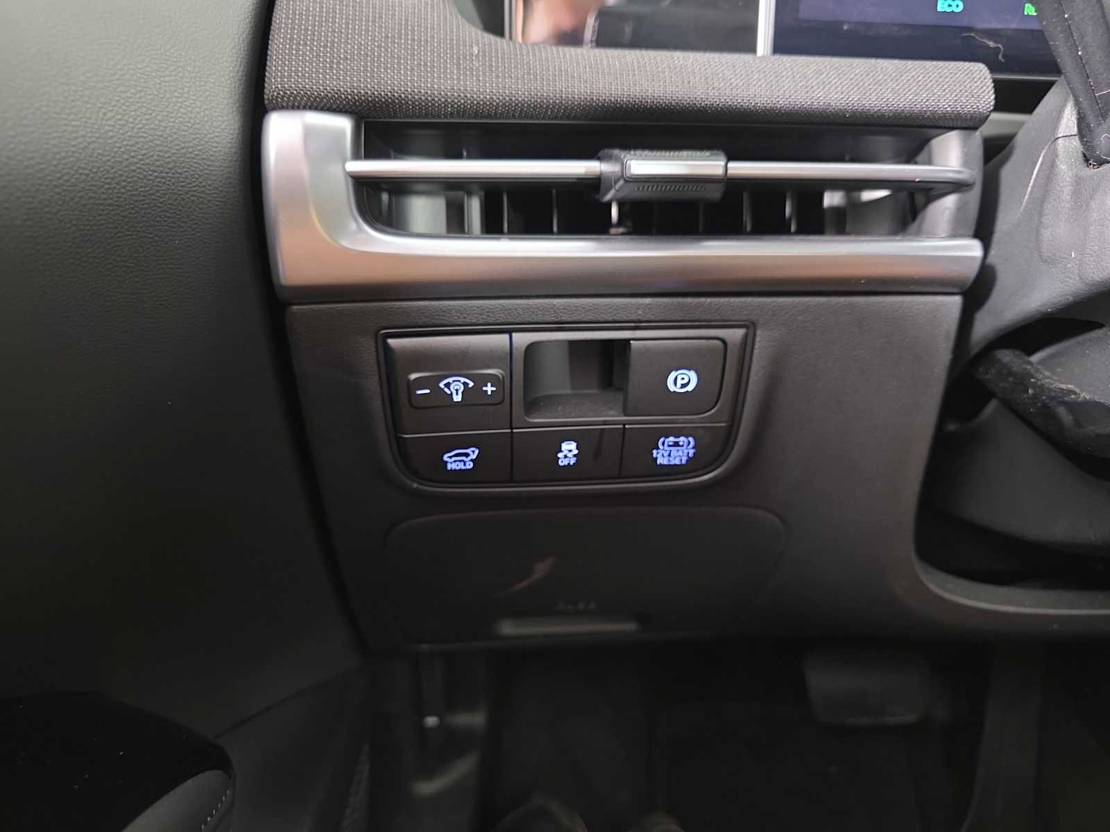 Used 2025 Hyundai Tucson Limited image 18