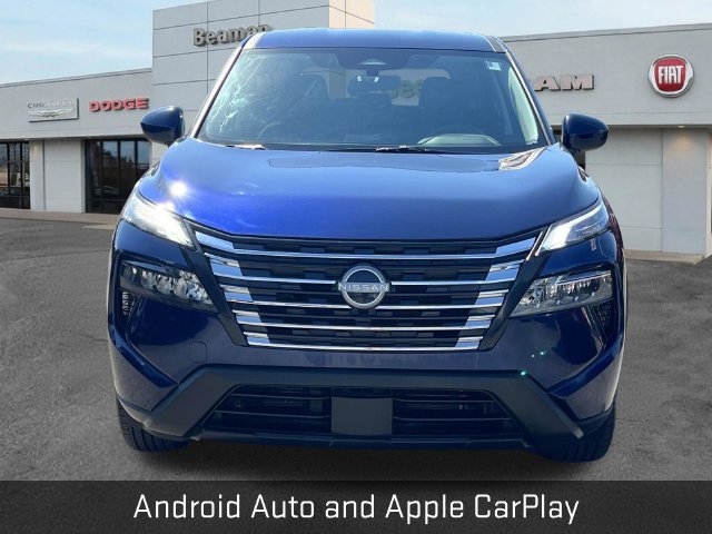 Used 2025 Nissan Rogue SV AWD/4WD image 2