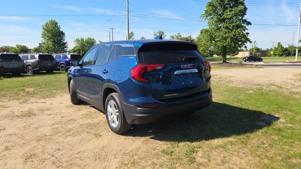 Used 2020 GMC Terrain SLE FWD image 3