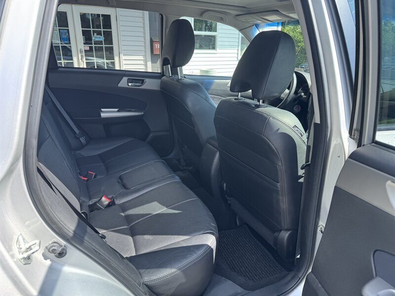 Used 2010 Subaru Forester 2.5X Limited AWD/4WD image 23