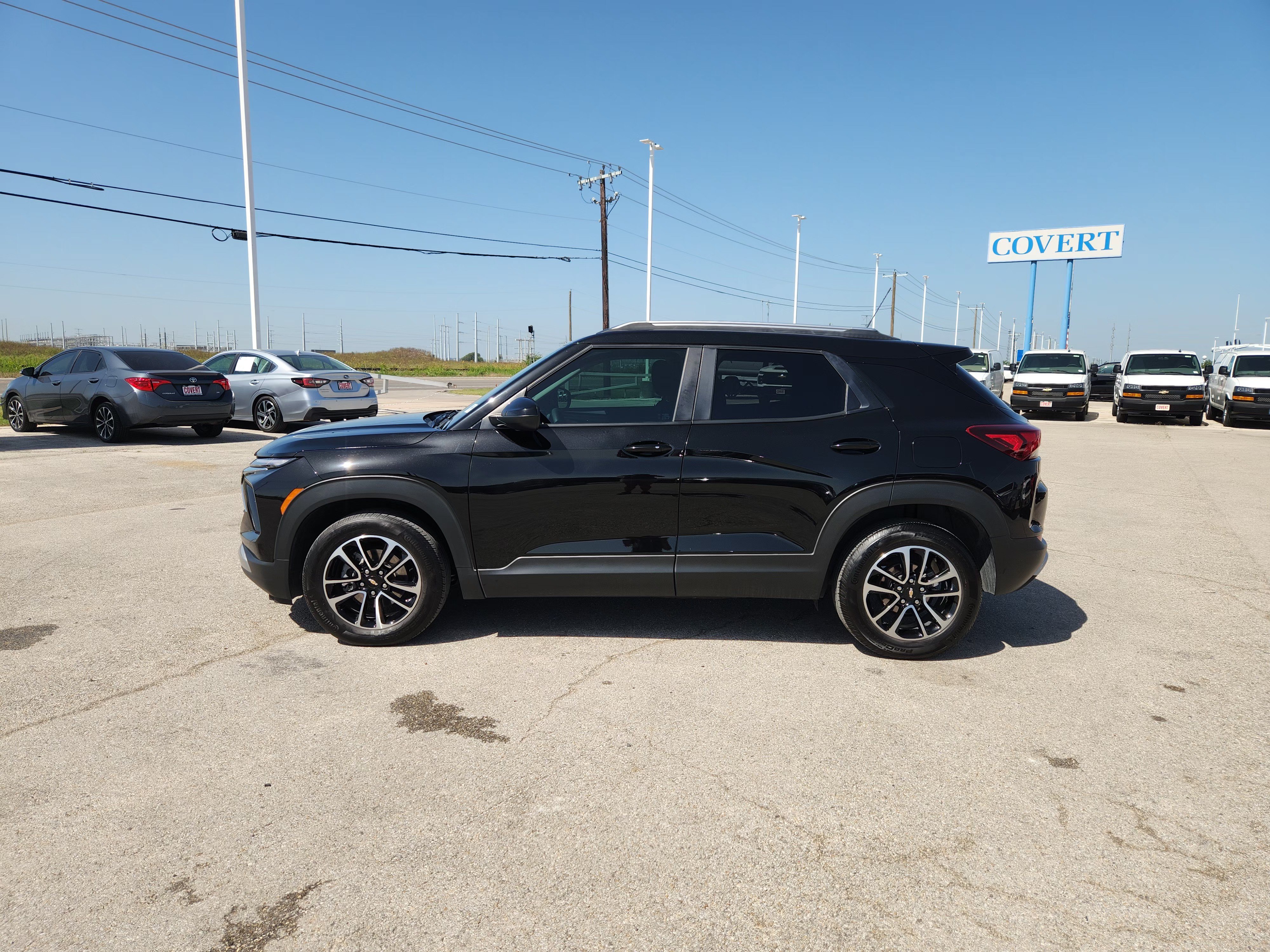 Used 2024 Chevrolet TrailBlazer LT w/ Driver Confidence Package FWD image 4