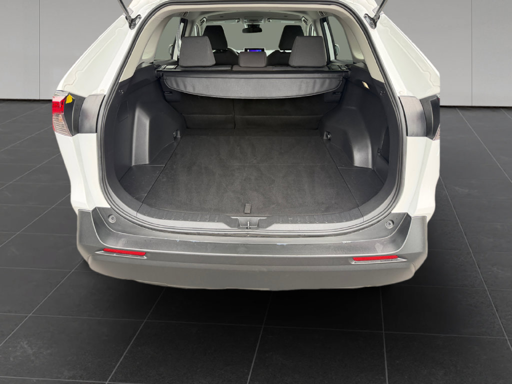 Used 2025 Toyota RAV4 XLE AWD/4WD image 20