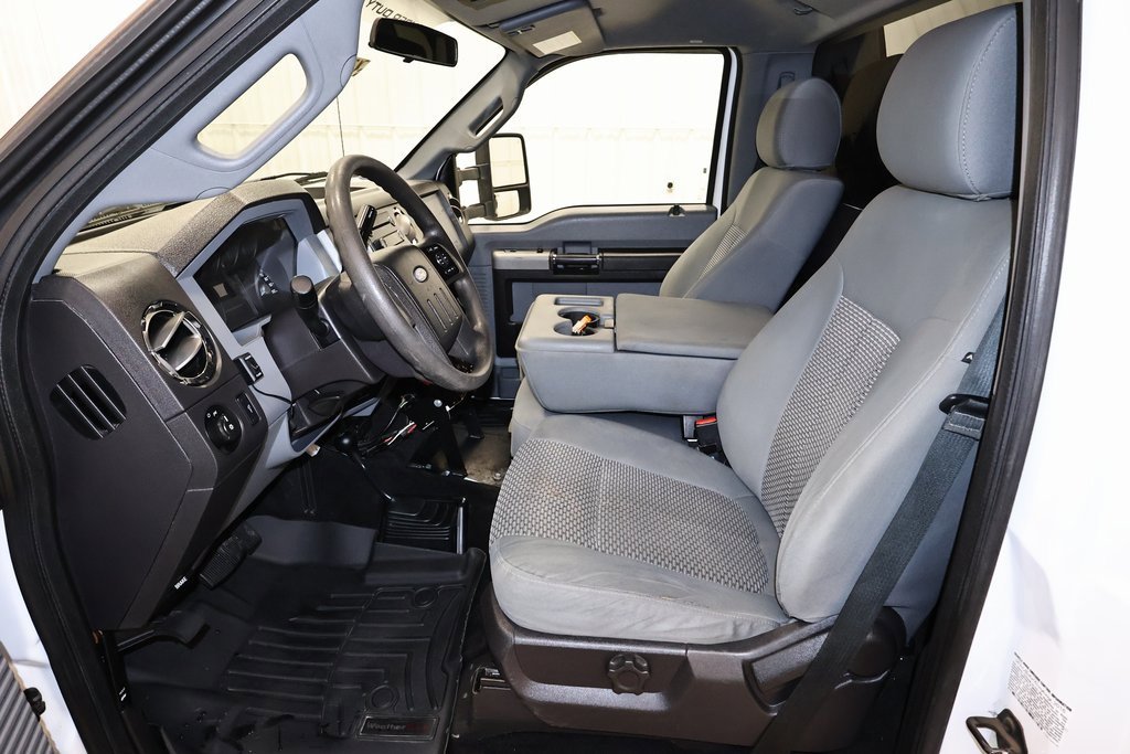 Used 2016 Ford F550 4x4 Regular Cab Super Duty image 13