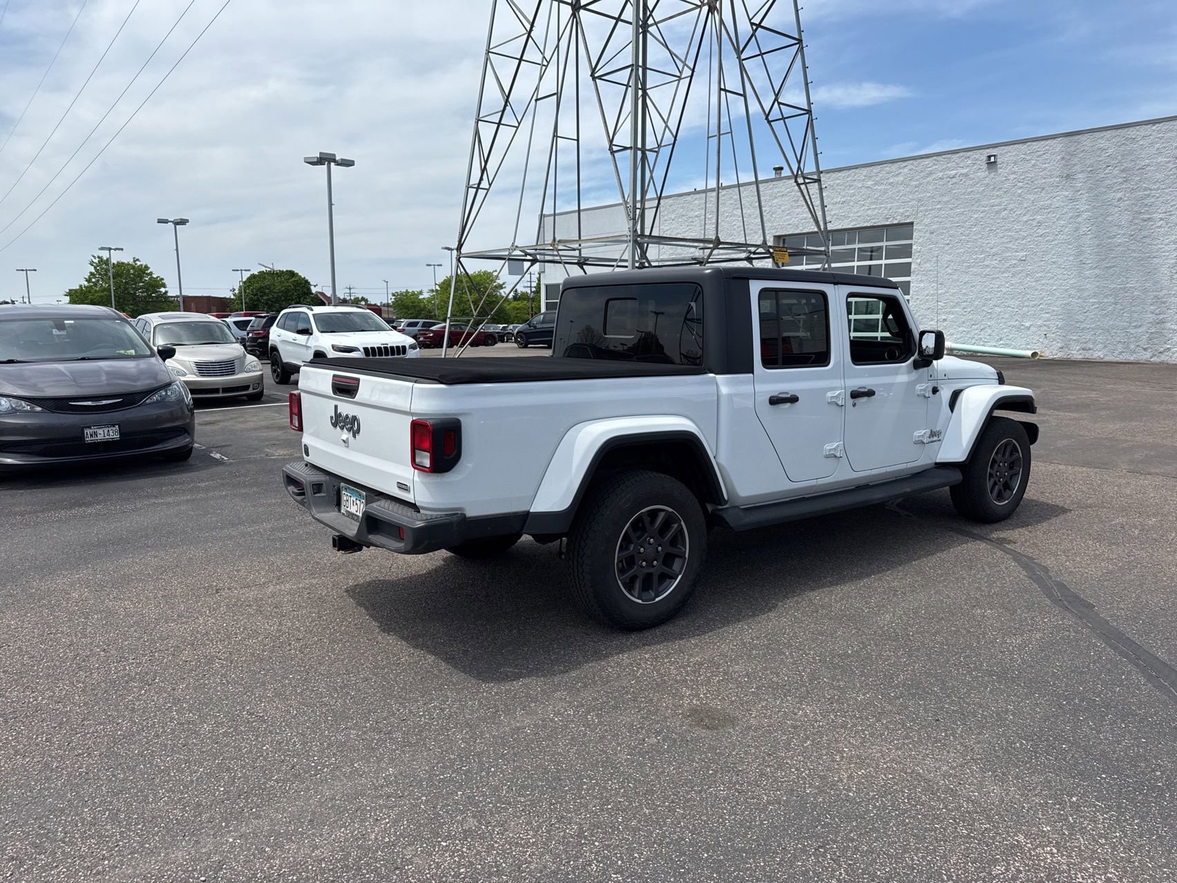 Used 2021 Jeep Gladiator Overland w/ Popular Equipment Package AWD/4WD image 3