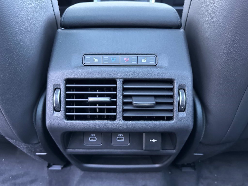New 2026 Land Rover Discovery Sport Landmark AWD/4WD image 17