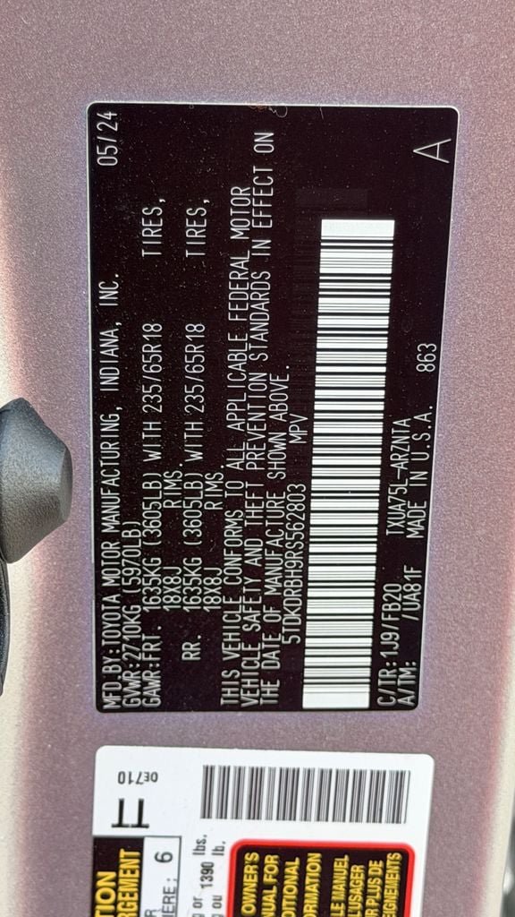 Used 2024 Toyota Highlander LE AWD/4WD image 30