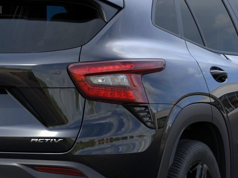 Used 2025 Chevrolet Trax ACTIV w/ Sunroof Package FWD image 12