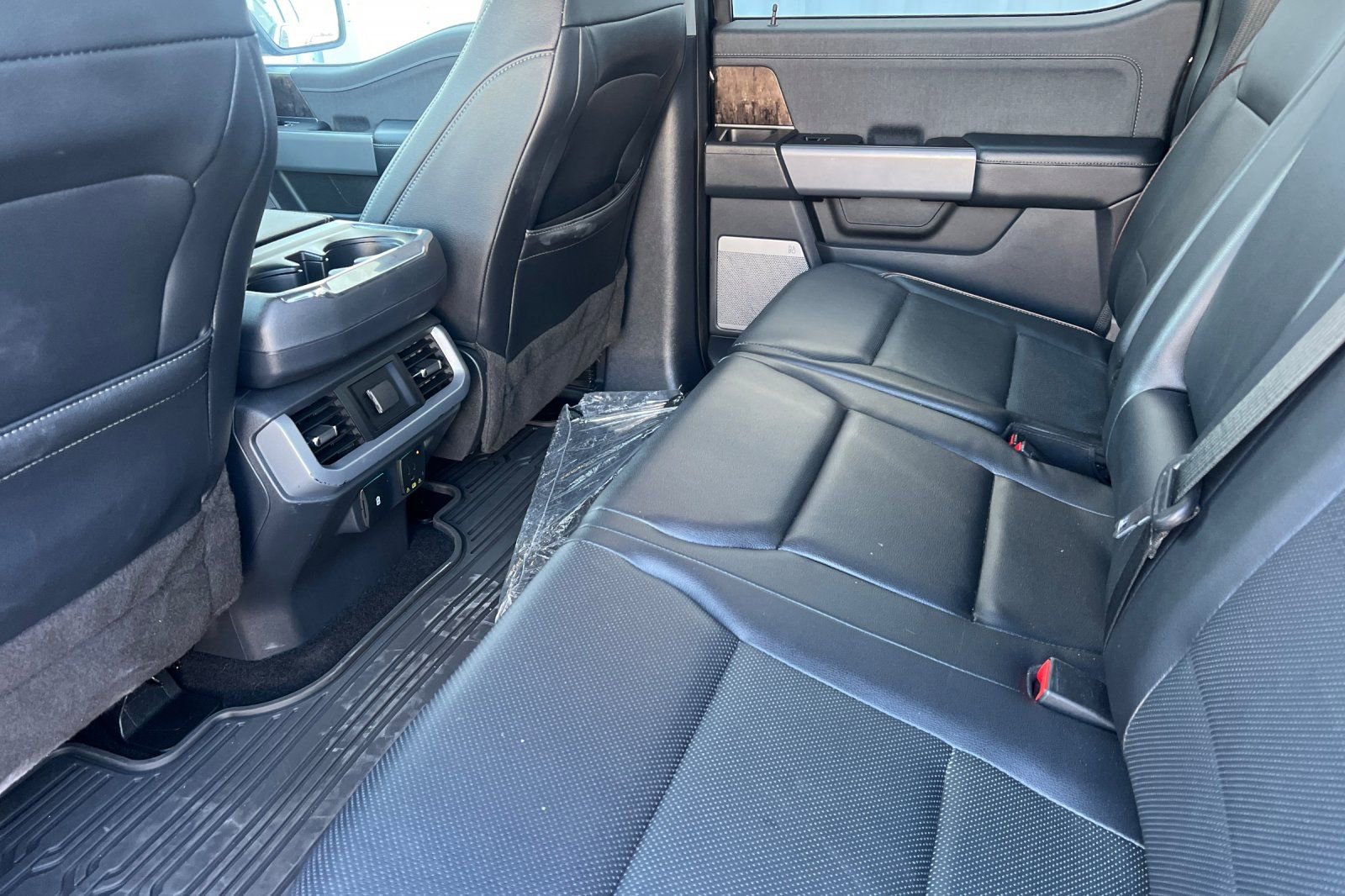 Used 2023 Ford F150 Lariat w/ FX4 Off-Road Package AWD/4WD image 13
