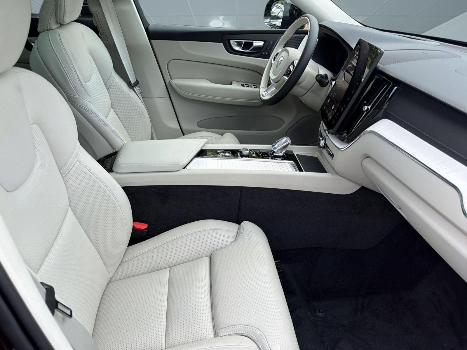 New 2026 Volvo XC60 B5 Ultra w/ Climate Package AWD/4WD image 23