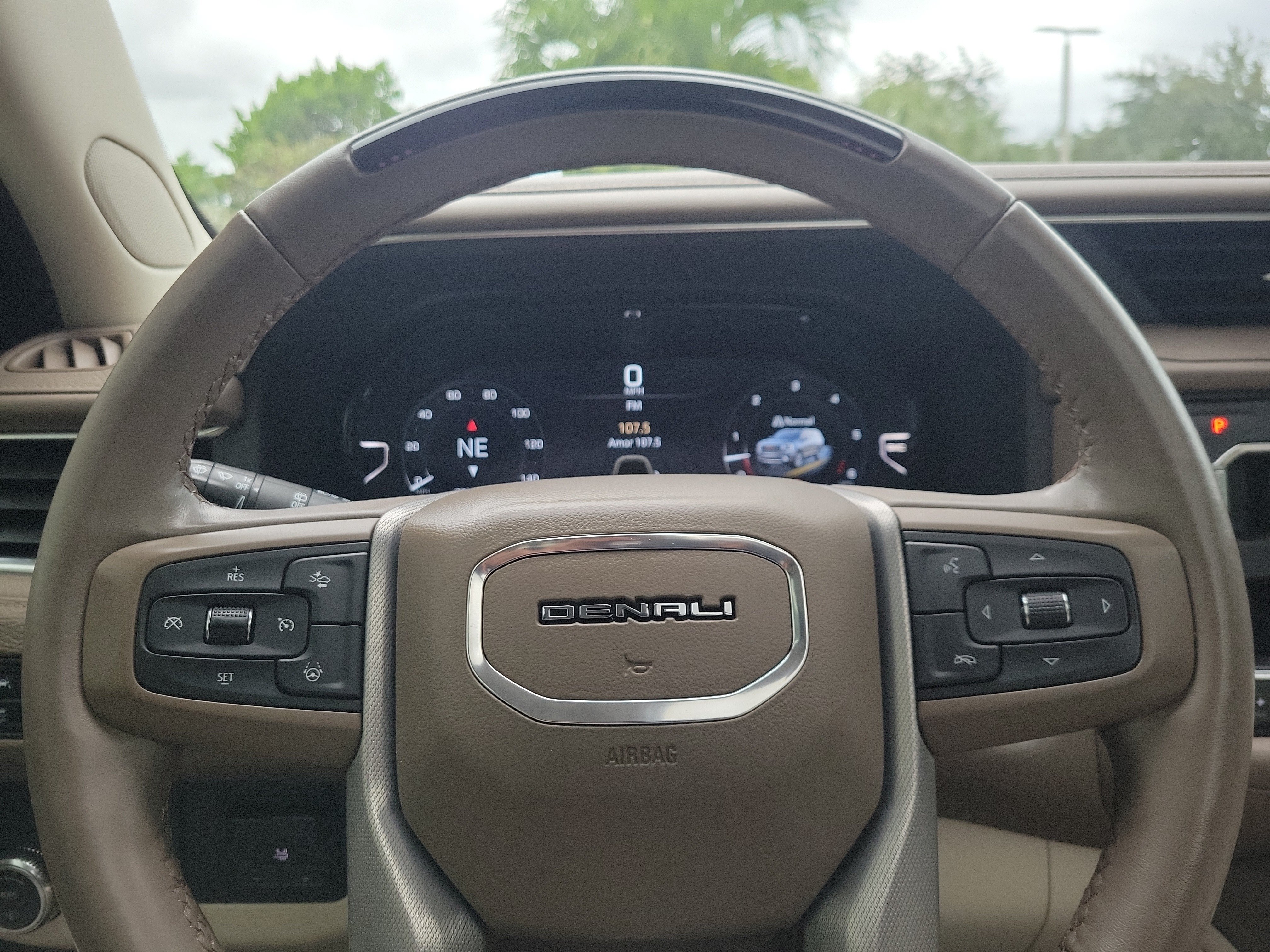 Used 2023 GMC Yukon Denali w/ Denali Reserve Package RWD image 26