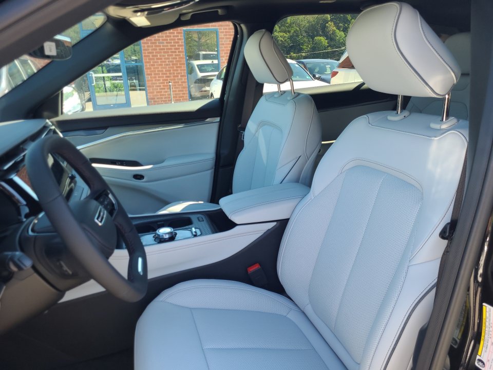 New 2025 Jeep Wagoneer S Limited AWD/4WD image 30