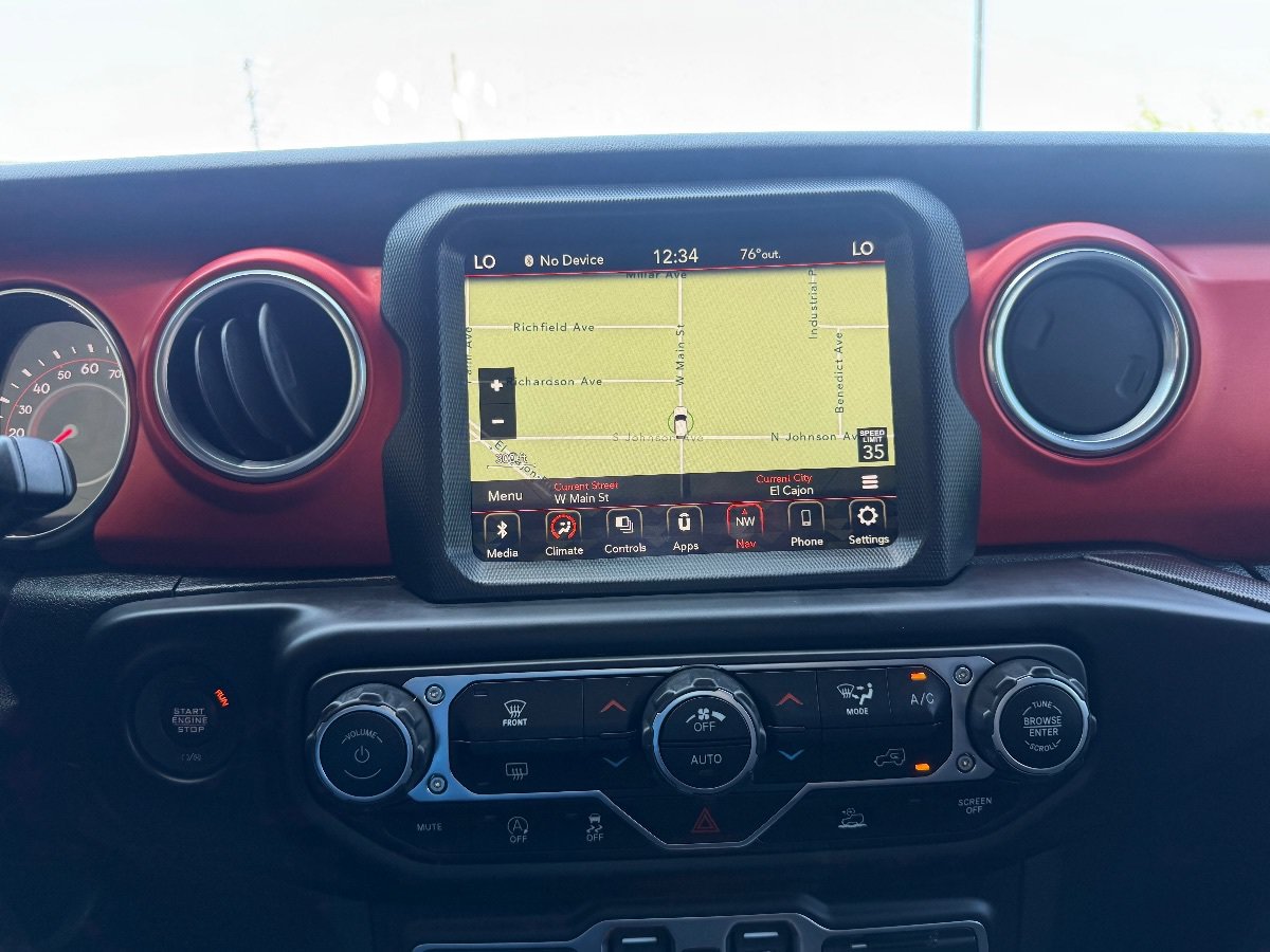 Used 2021 Jeep Gladiator Rubicon AWD/4WD image 18