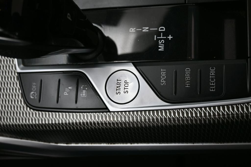 Used 2022 BMW 330e w/ M Sport Package RWD image 26
