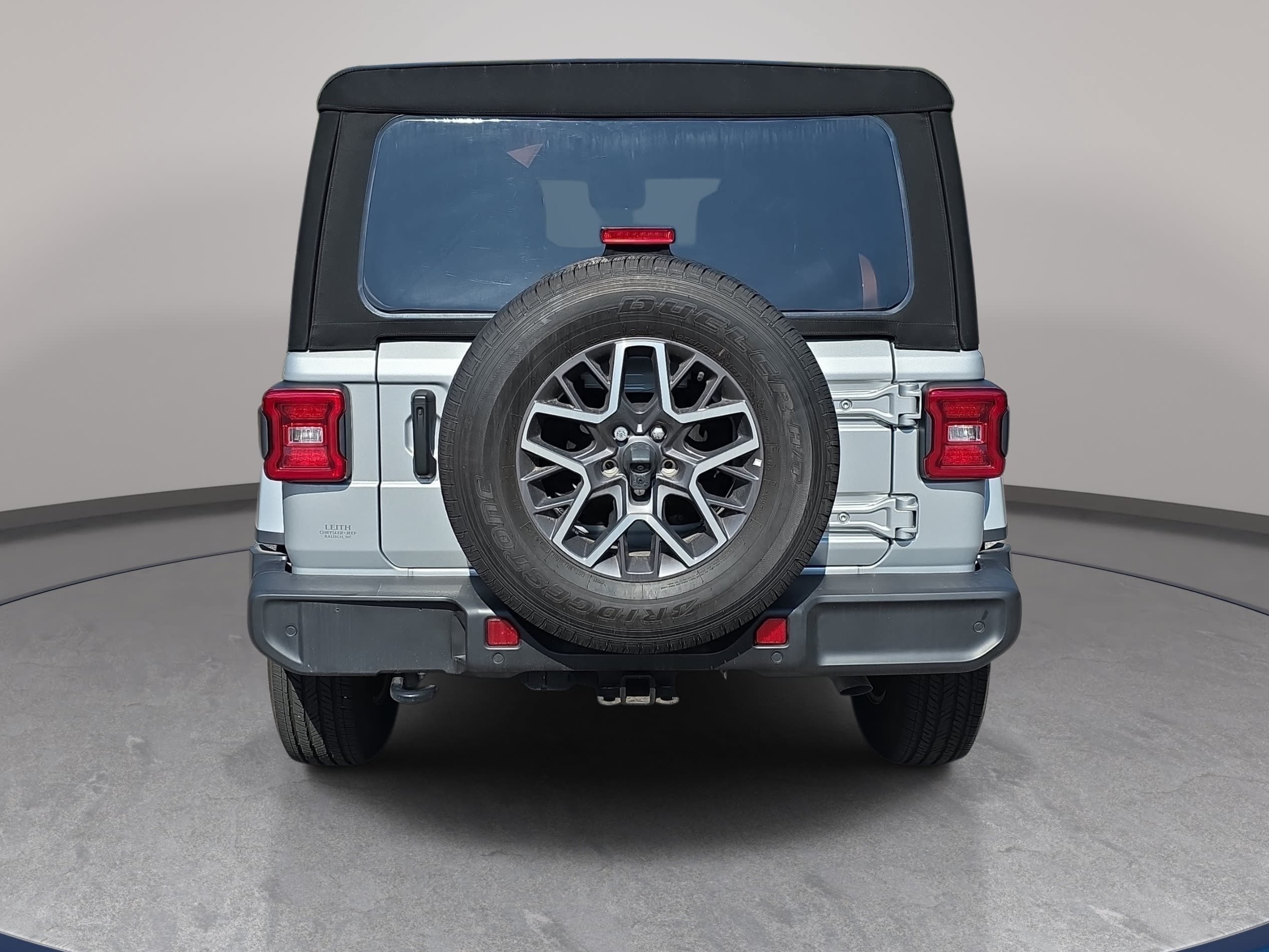 Used 2024 Jeep Wrangler Unlimited Sahara w/ Safety Group AWD/4WD image 6