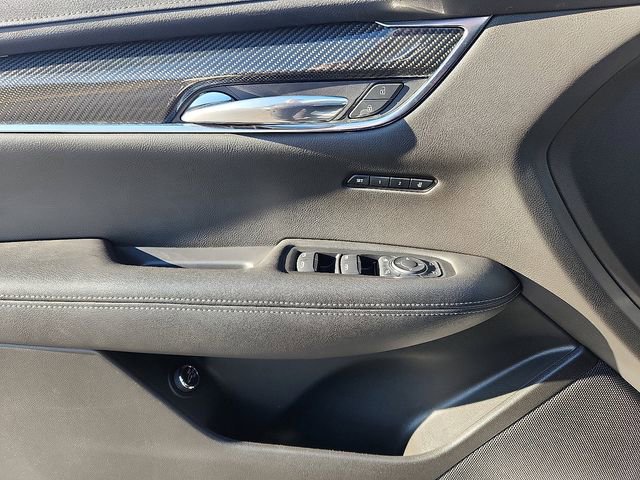 Used 2022 Cadillac XT6 Sport w/ Technology Package image 18