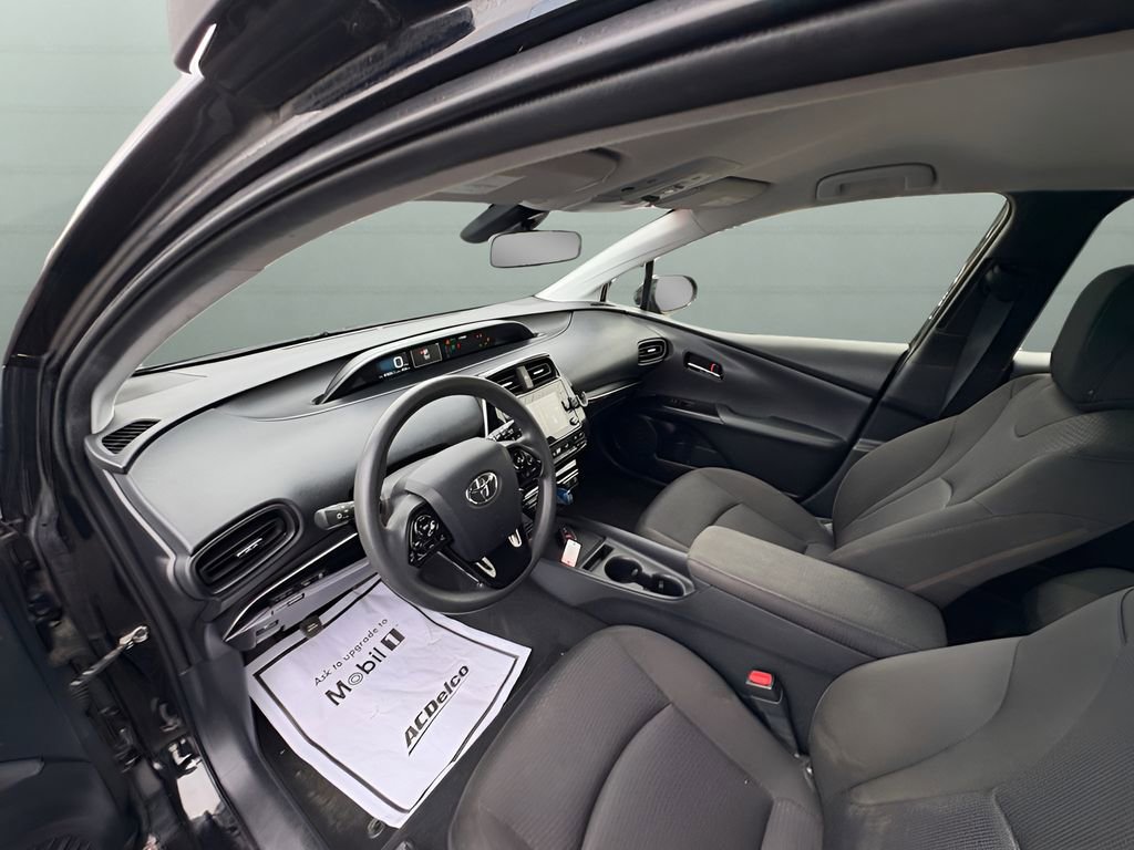 Used 2020 Toyota Prius LE image 21