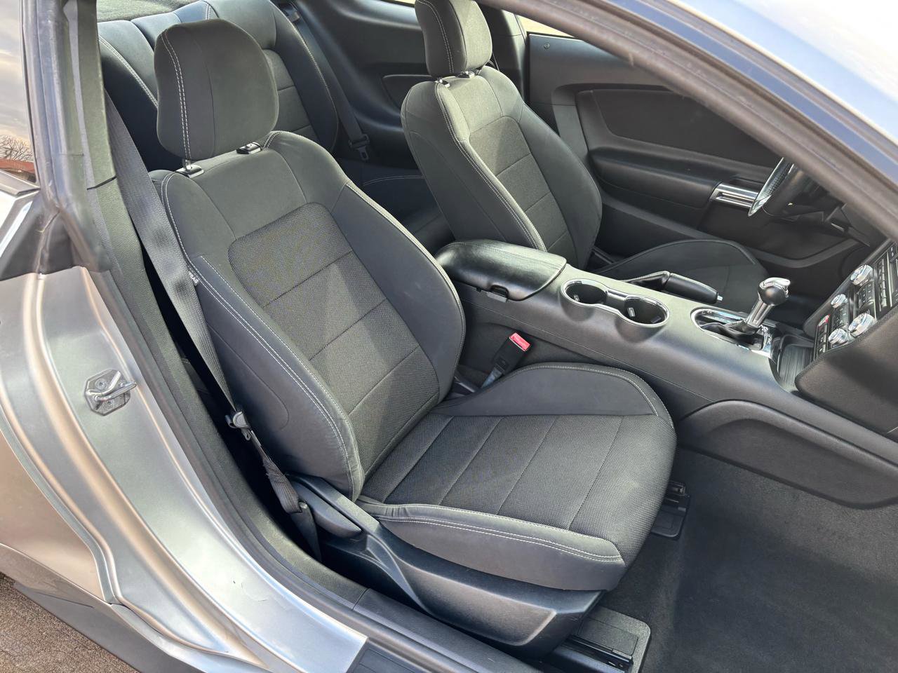 Used 2016 Ford Mustang Coupe image 8