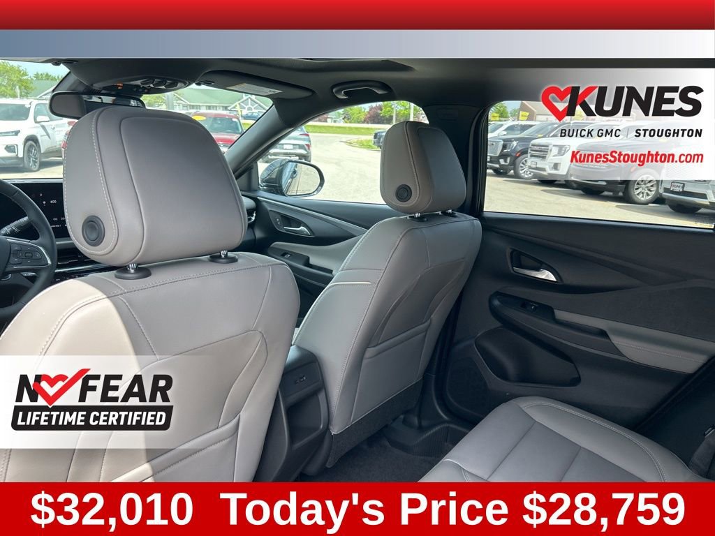 New 2025 Buick Envista Avenir image 42
