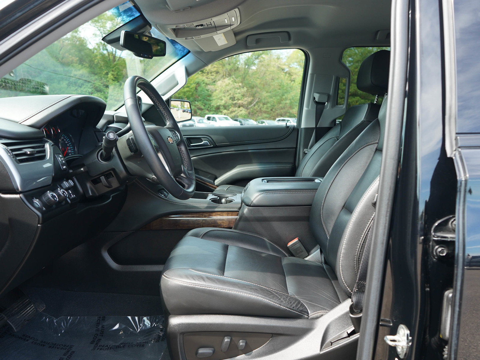 Used 2019 Chevrolet Tahoe LT w/ RST Edition AWD/4WD image 24