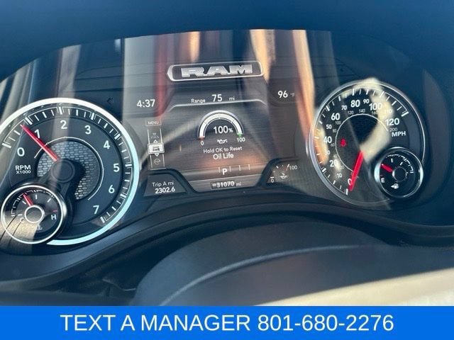Used 2025 RAM 1500 Warlock AWD/4WD image 15