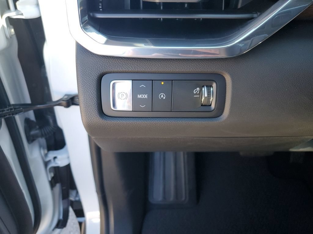 New 2026 GMC Acadia Denali w/ Super Cruise Package FWD image 34