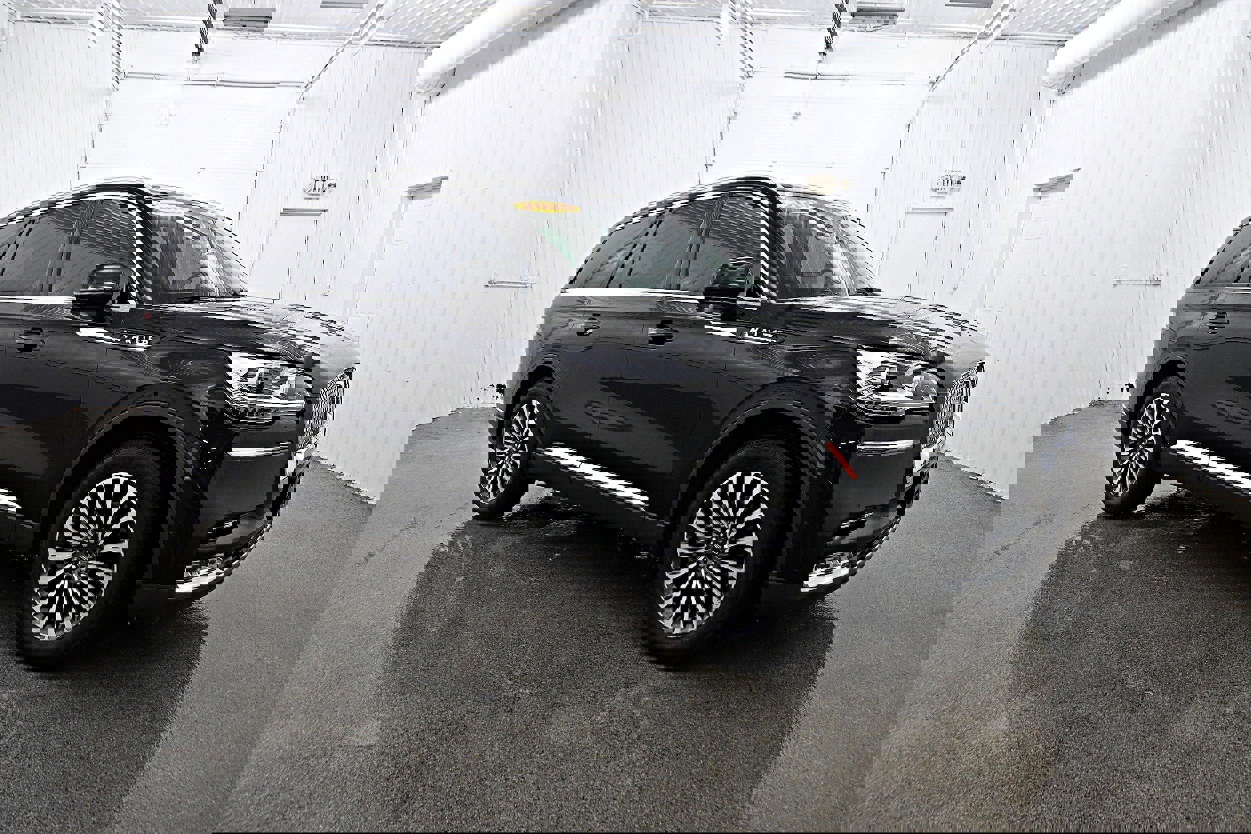 Used 2020 Lincoln Aviator Reserve w/ Equipment Group 201A image 3