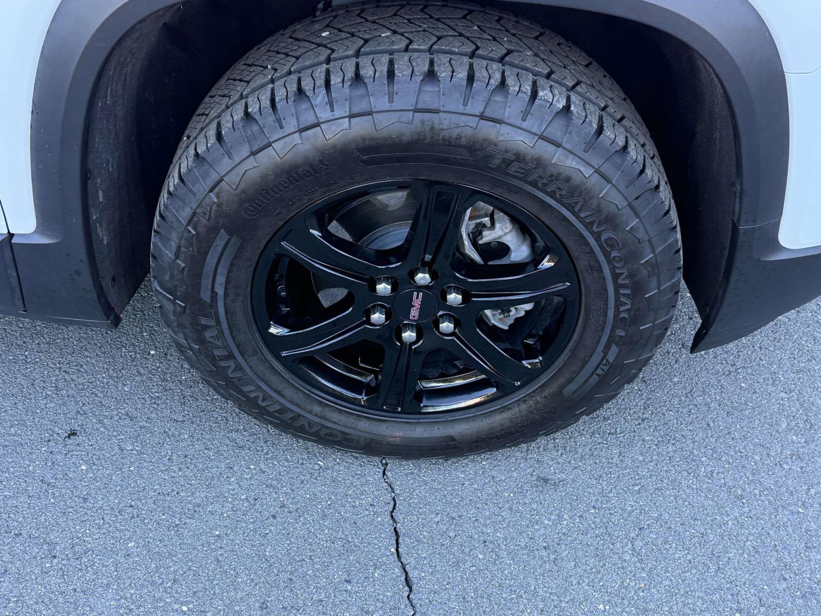 Certified 2023 GMC Acadia AT4 w/ Technology Package AWD/4WD image 7