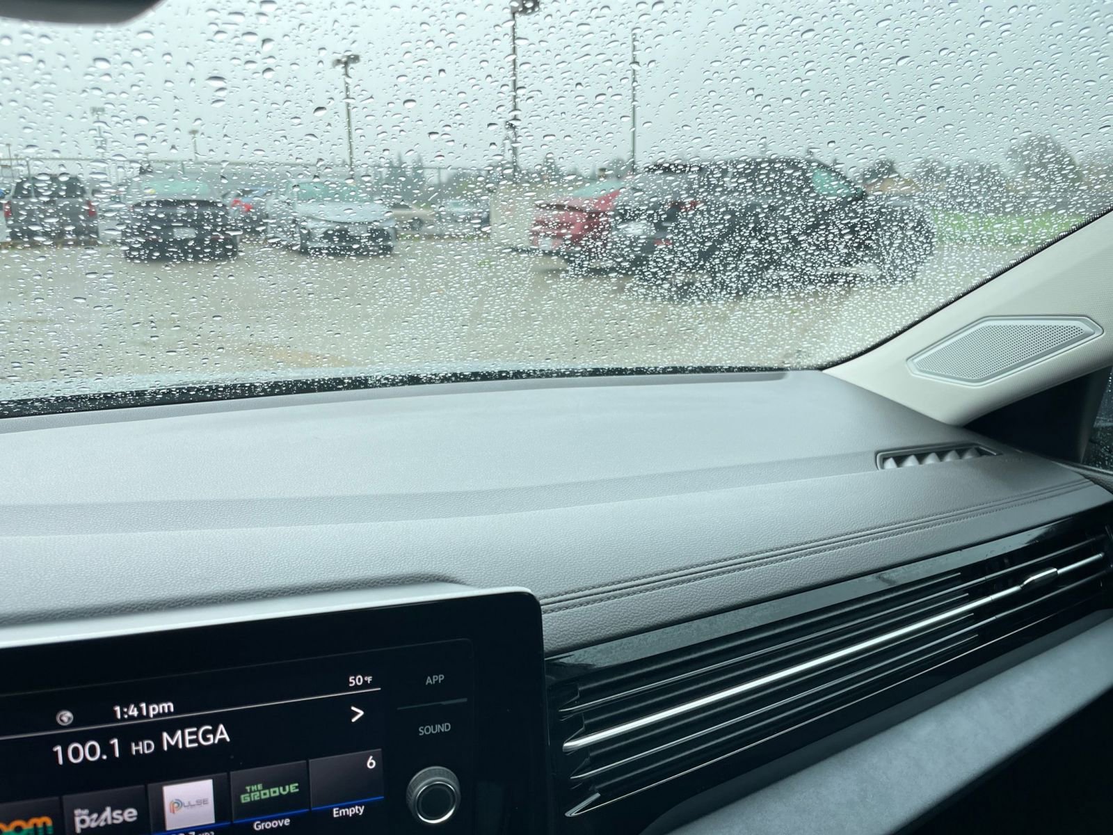 Used 2025 Volkswagen Jetta SE image 36