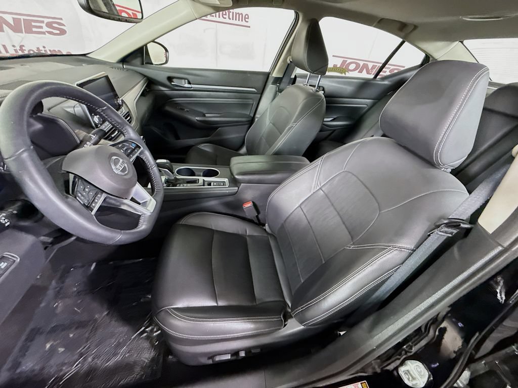 Certified 2019 Nissan Altima 2.0 Platinum FWD image 27