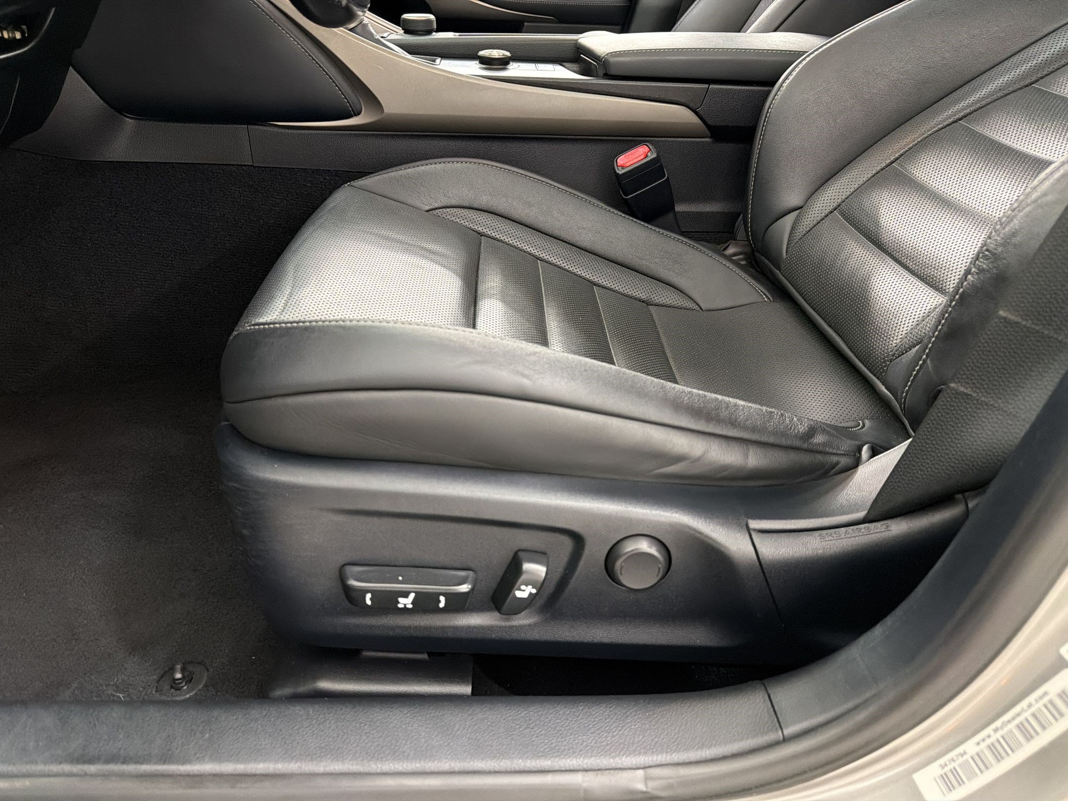Used 2016 Lexus IS 200t w/ F Sport Package RWD image 14