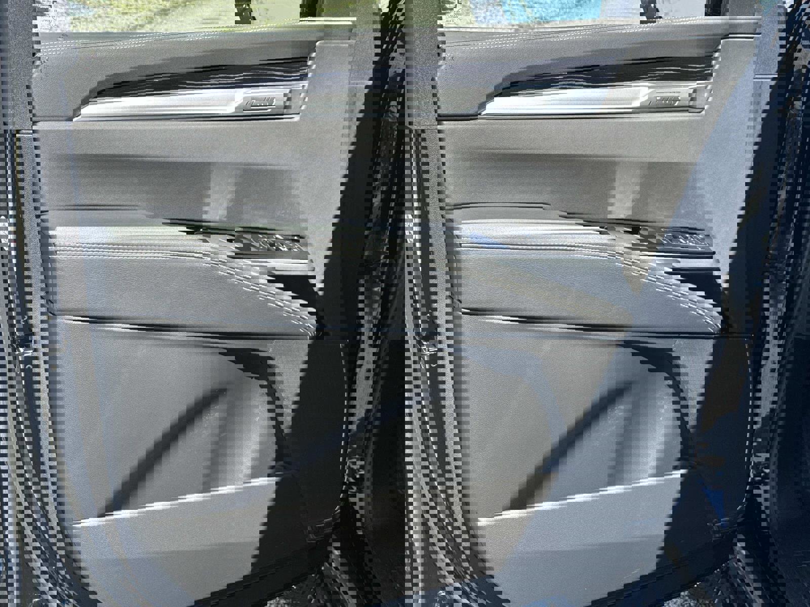 Certified 2025 Cadillac Escalade Sport image 18