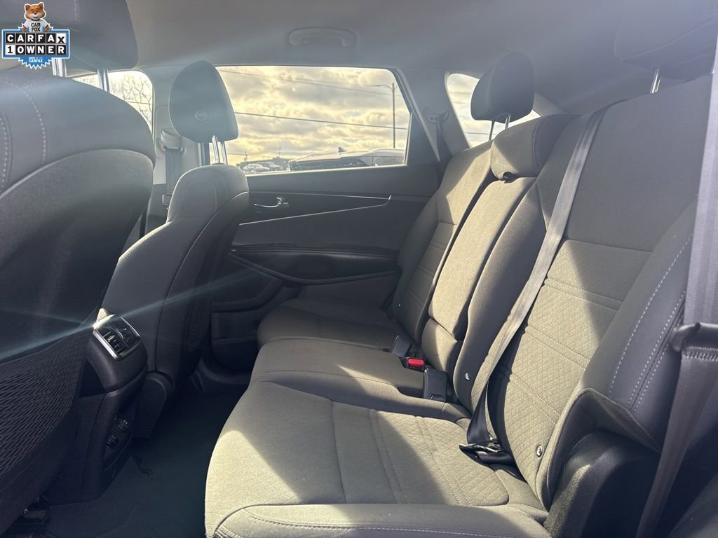 Used 2019 Kia Sorento LX image 10