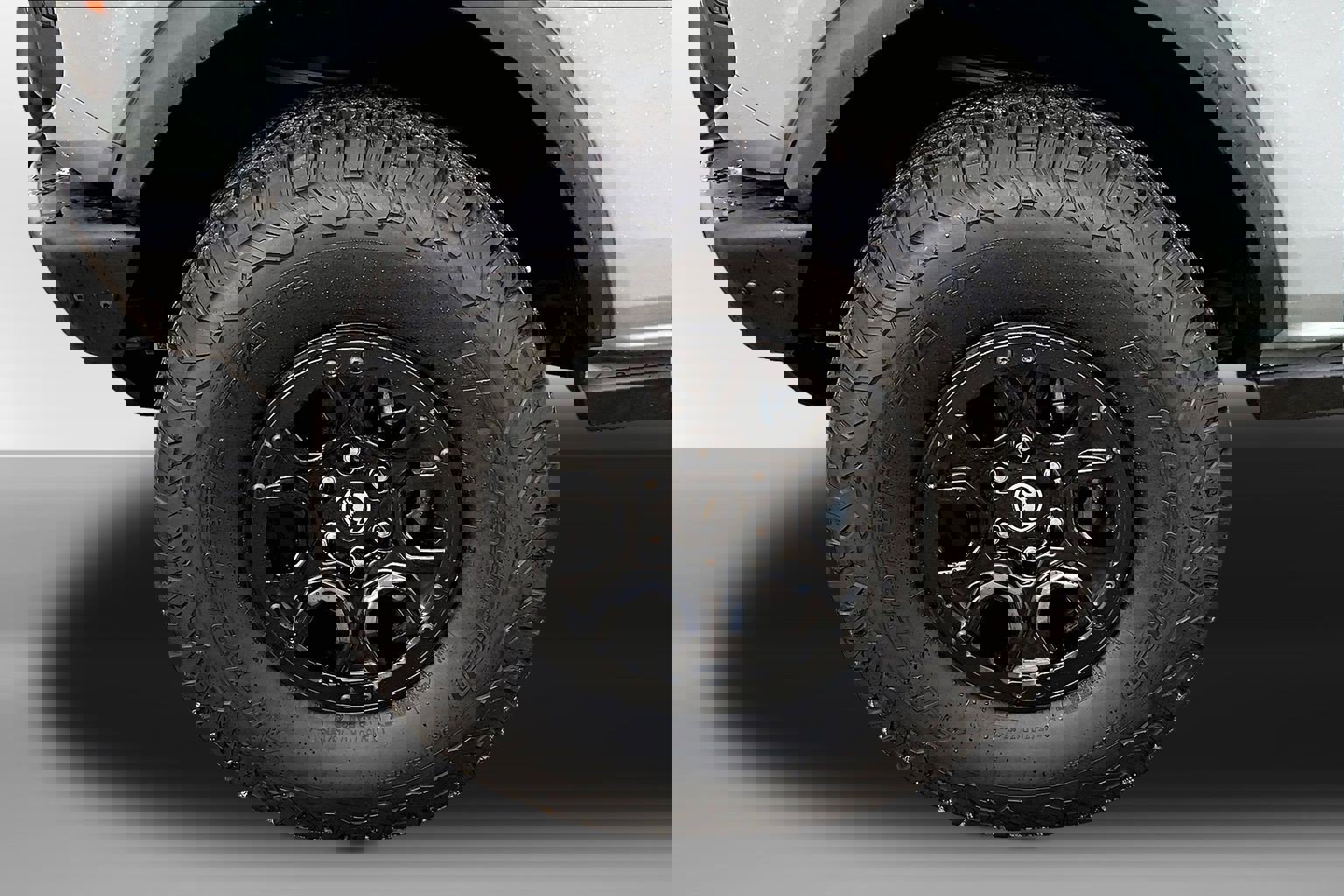 Used 2021 Ford Bronco Badlands image 9