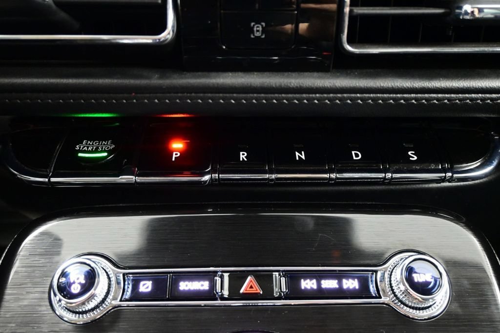 Used 2023 Lincoln Nautilus FWD w/ Premium Package image 23