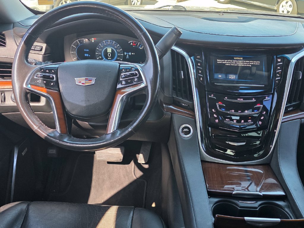 Used 2020 Cadillac Escalade Luxury RWD image 17