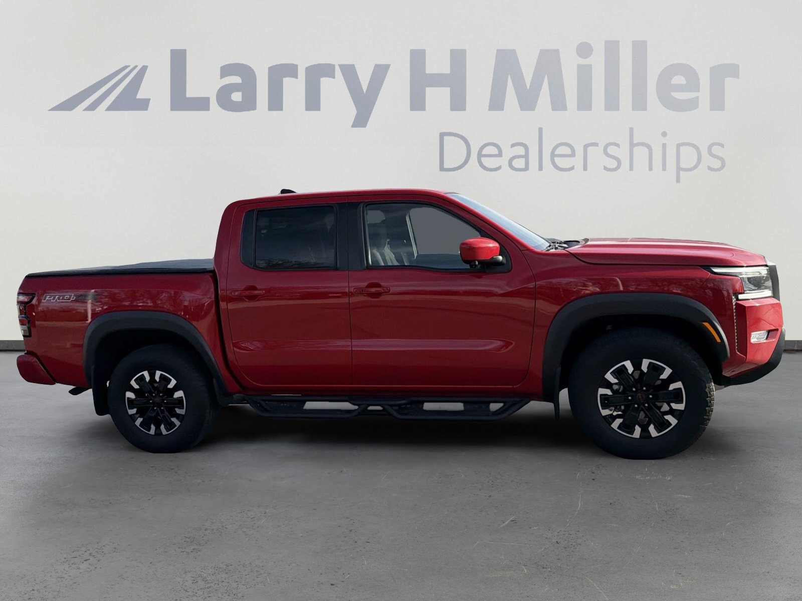 Used 2023 Nissan Frontier PRO-4X w/ Pro Convenience Package image 9